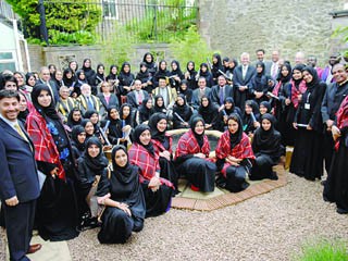 60 طالبة إماراتية تشارك في برنامج التعددية الثقافية بإسكتلندا